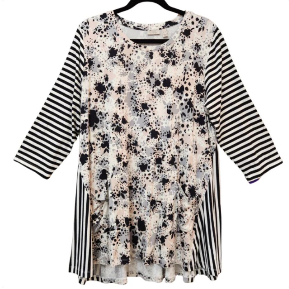 LOGO by Lori Goldstein Black & White Mixed-Print Tunic